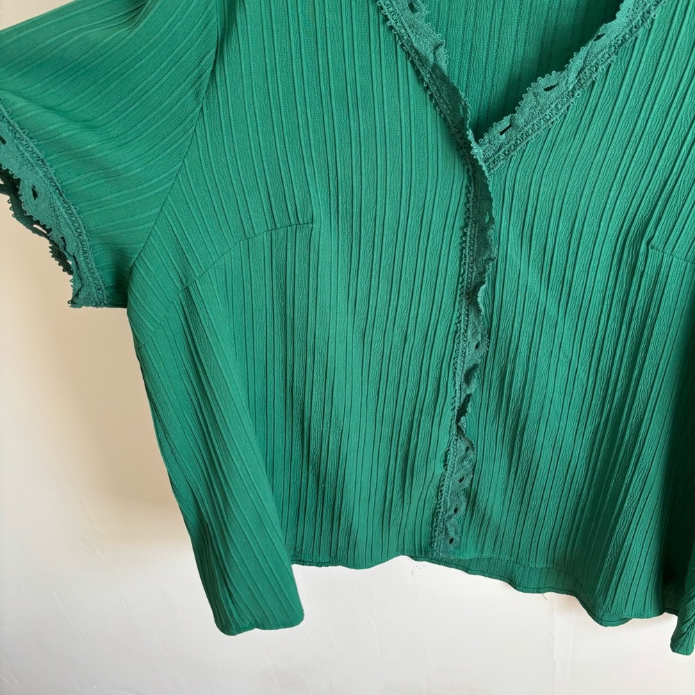 PLUS Green Blouse - Picture 3 of 5